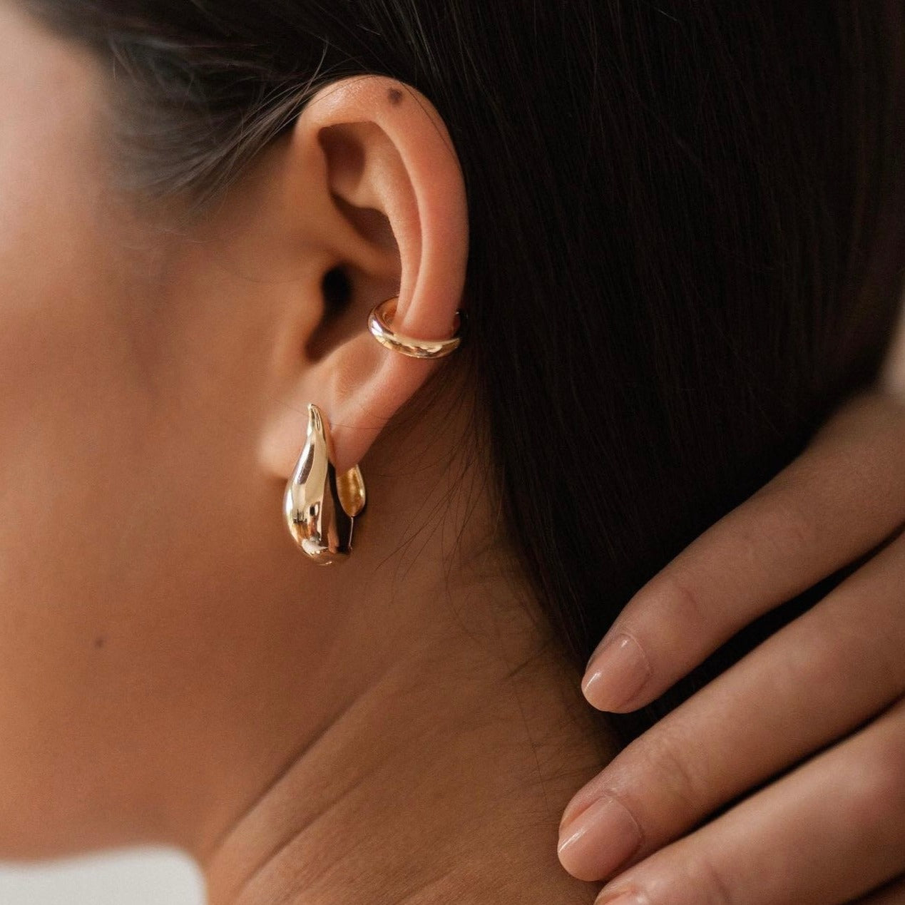 Minimalist Golden Teardrop Earrings