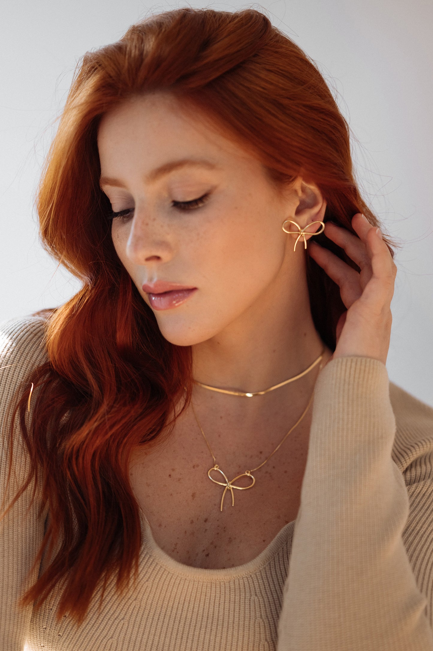 Bow Necklace