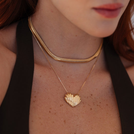 Vintage-Inspired Ribbed Gold Heart Necklace