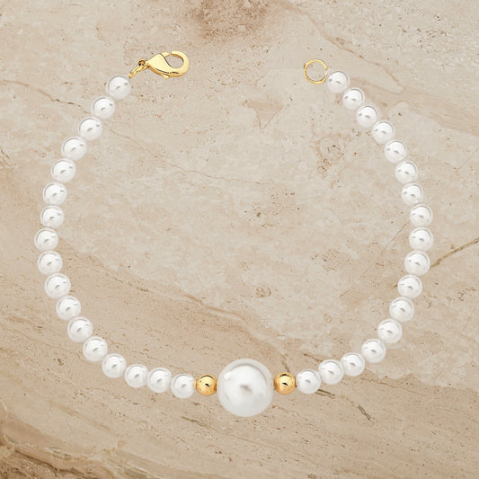 Classic Shell Pearl Bracelet - Elegance for Everyday Stacking