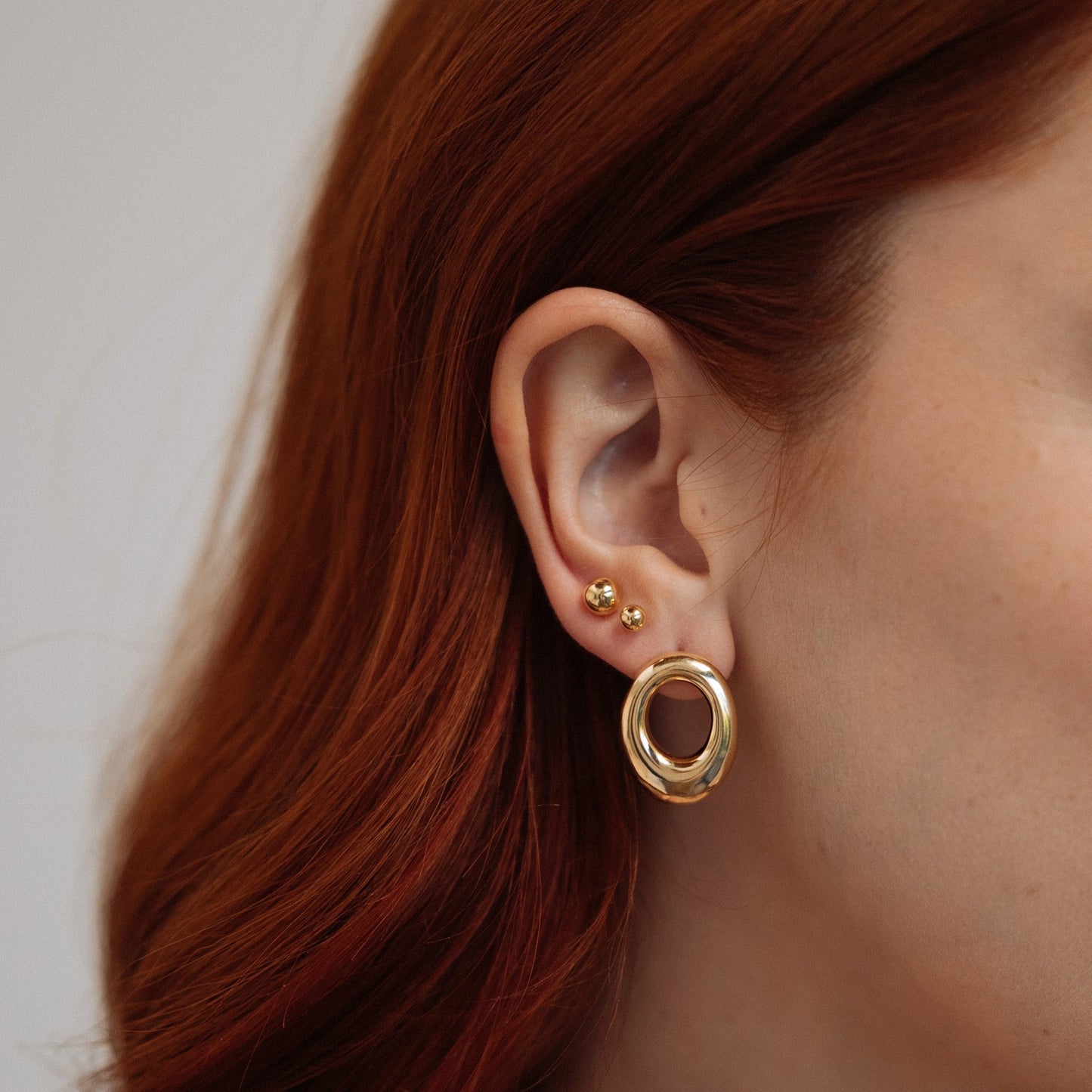 Elegant Gold Oval Hoop Earrings