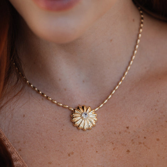 Vintage-Inspired Gold Flower Necklace